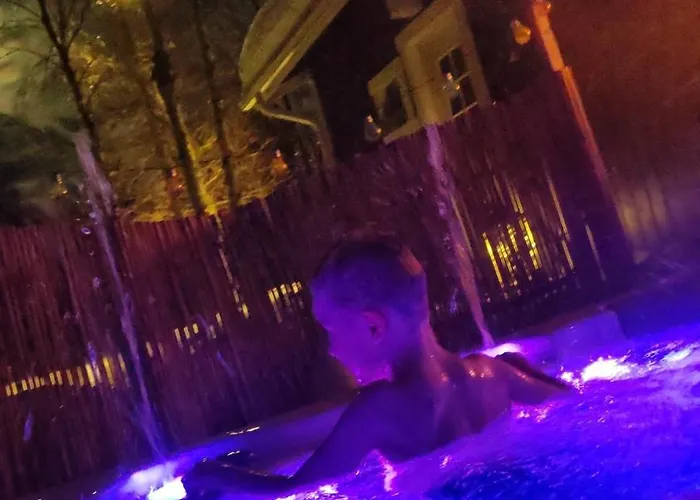 ヴィラ Aurora Gateway N4